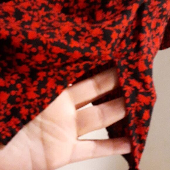 Black red miniprint maternity blouse fits l to xl - Picture 4 of 4